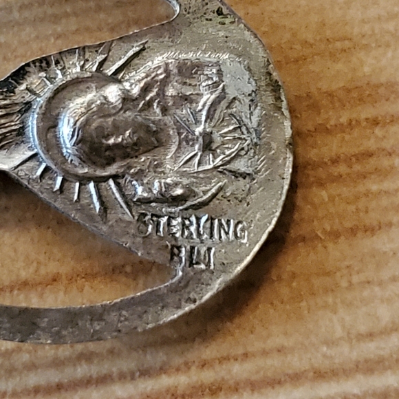 Sterling Silver Mary Jesus Pendant - Picture 5 of 5